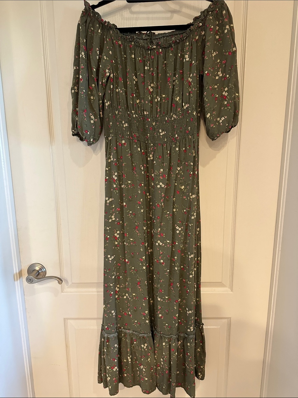 Olive Green Floral Off-Shoulder Maxi Dress with Puff Sleeves - Picture 4 of 5